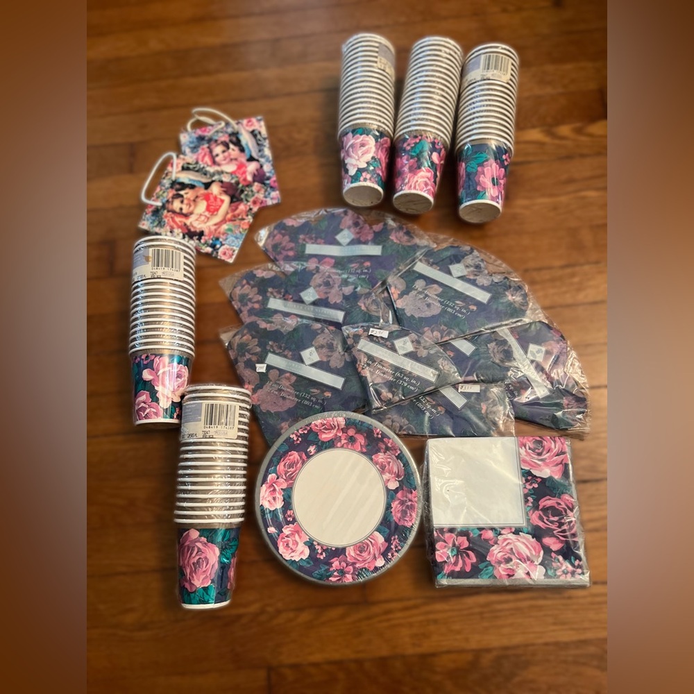 Vintage Merry Bouquet Party Paper Cup, Plate & Napkin Set
